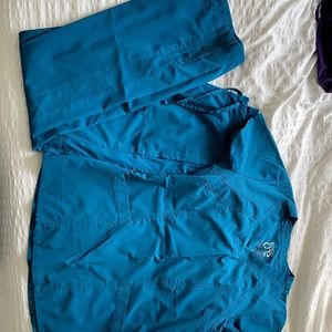 Scrubs set